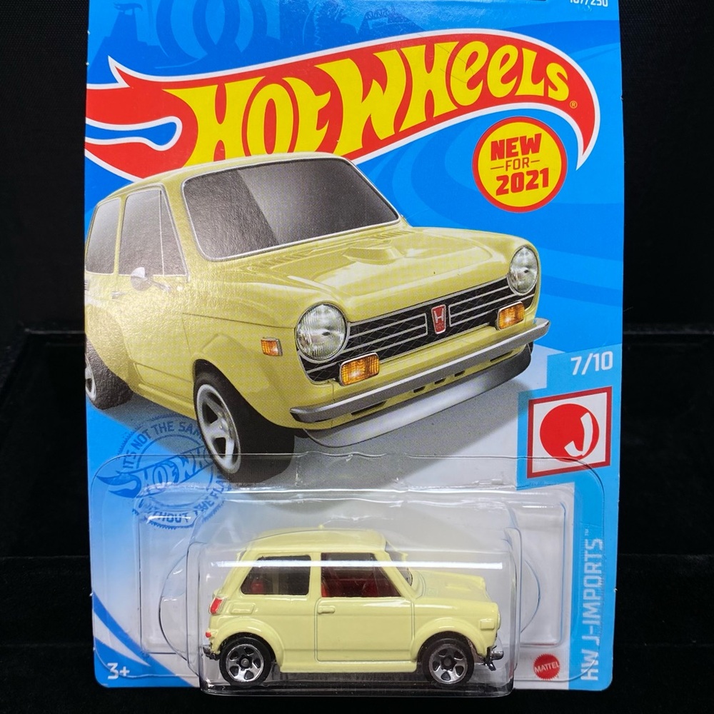 Mattel Yellow Hot Wheels Car Compact Design